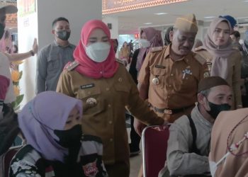 Sidak Pelayanan Disdukcapil, Walikota Eva Minta Petugas Harus Ramah