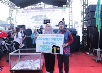 Jalan Sehat “Unila be Strong” Beri Hadiah Umrah Peserta