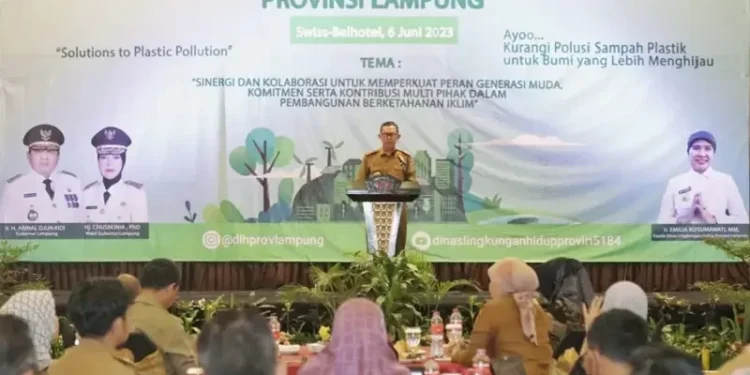 Buka Seminar Lingkungan, Sekdaprov Harapkan Kolaborasi Seluruh Lapisan Masyarakat Jaga Lingkungan