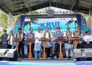Gubernur Buka Kejuaraan Surfing Internasional Krui Pro 2023