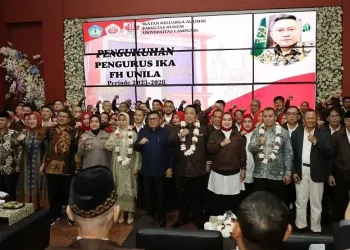 Gubernur Hadiri Pelantikan dan Pengukuhan Pengurus Pusat IKA FH Unila