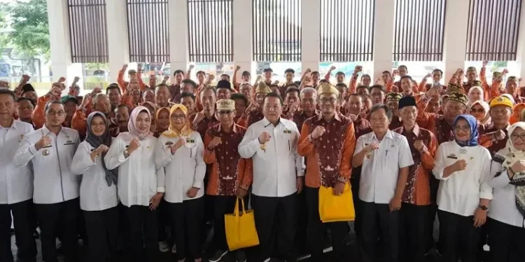 Gubernur Lepas Kontingen Provinsi Lampung Ikuti Pekan Nasional KTNA XVI di Padang