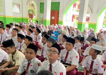 Lulus 100%, 271 Siswa SD Al Kautsar Teriakkan Takbir dan Sujud Syukur