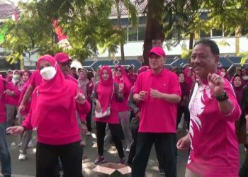 Meriahkan HUT Kota Bandar Lampung, Walikota Eva Bersama Ratusan ASN dan Warga Senam Sehat Bersama