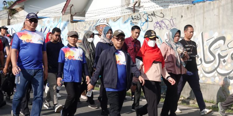 Walikota Eva Dwiana Apresiasi Kegiatan Jalan Sehat Social Fun Walk Suci Mulia