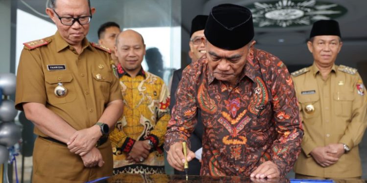 Sekdaprov Fahrizal Dampingi Menko PMK RI Resmikan Gedung Rektorat Universitas Muhammadiyah Kotabumi