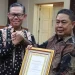 Masuki Purna Bhakti, Pemprov Lampung Berikan Piagam dan Tali Asih Ke Syaiful Dermawan