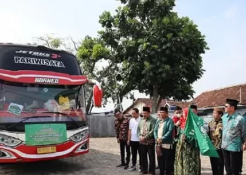 Walikota Eva Dwiana Lepas PCNU Bandar Lampung Menuju Jawa Timur