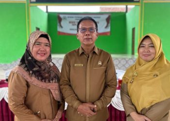 Ketua DPRD Mingrum Gumay Kunjungi Guru Berprestasi di Lampung Tengah