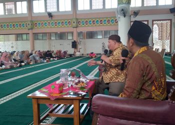Parenting SMA Al Kautsar, Ustadz Fauzil Adhim Beri Tips Cetak Generasi Tangguh