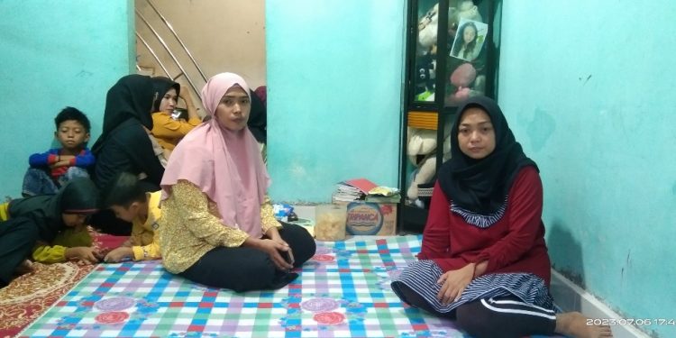 Istri Korban Lift Jatuh Sempat Mengira Suami Kerja Lembur