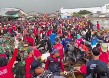 3.700 Warga Turut Bersih-Bersih Pantai Sukaraja, Pandawara Group : We Love You Lampung!