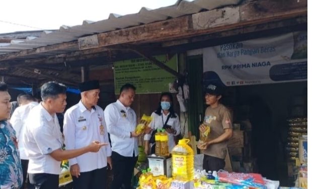 Jelang Idhul Adha , Pemkab Lampura Sidak Ketersedian Bahan Pokok dan Harga di Pasar Pagi Kotabumi
