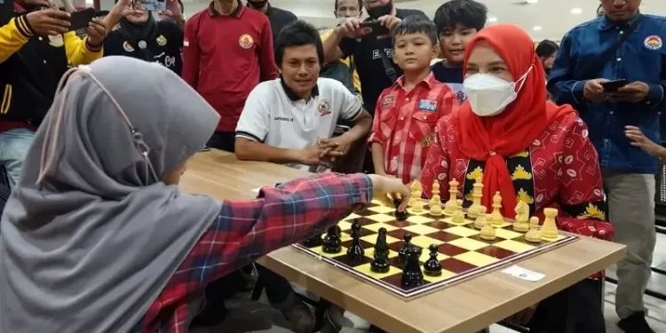 Walikota Eva Dwiana Buka Turnamen Catur Wali Kota Cup 2023