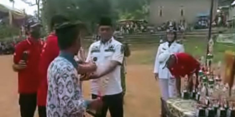 Pekon Napal Gelar Upacara Bendera Peringati HUT RI Ke-78 di Pematang Nebak
