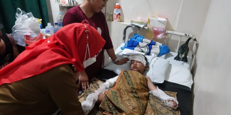 Walikota Eva Jenguk Korban Kebakaran, Beri Bantuan Uang 10 Juta Rupiah