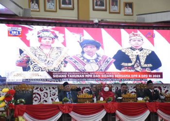 Dengarkan Pidato Kenegaraan Presiden, Walikota Eva : Jaga Kekompakan dan Persatuan