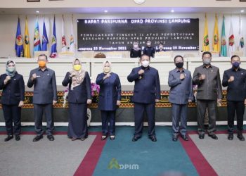 Gubernur Arinal dan Ketua DPRD Mingrum Gumay Tandatangani Raperda Pertanggungjawaban APBD 2022
