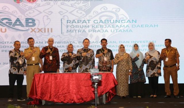 Rapat Gabungan Forum Kerjasama Daerah, Gubernur Ajak Bersinergi  Dukung Program Kerja Pembangunan Daerah