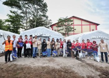 Riana Sari Arinal Berbagi Souvenir dan Paket Sembako  kepada Peserta Jumbara PMR 