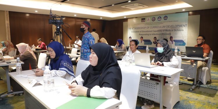 FK Unila Gelar Workshop Pengembangan Kurikulum Penyakit Infeksi Tropis