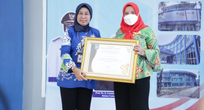 Rektor Unila Terima Hibah Gedung Baru dari Pemkot Bandar Lampung