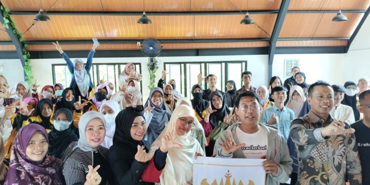 Ummu Hani Beri Tips Menjadi Influencer Kreatif di Milad ke-7 Tapis Blogger