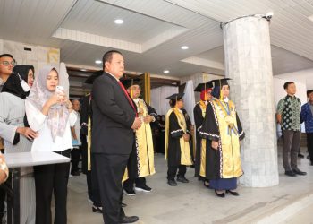 Gubernur Arinal dan Rektor Unila Ikuti Pelepasan Jenazah Rektor Pertama Unila Prof. Dr. Ir. H. Sitanala Arsyad