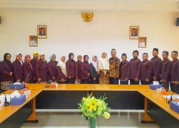 Yayasan Al Kautsar Lepas 21 Guru dan Karyawan yang Berangkat Umroh