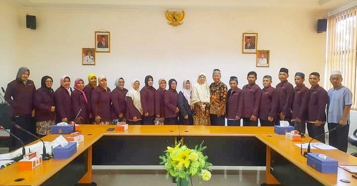 Yayasan Al Kautsar Lepas 21 Guru dan Karyawan yang Berangkat Umroh