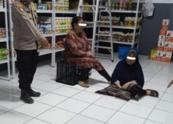 Kepergok Mengutil Produk kecantikan, Dua Nenek-Nenek Diamankan Polisi