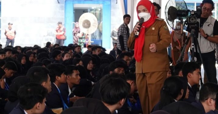 Walikota Eva Dwiana Beri Semangat  Kepada Mahasiswa Baru IBI Darmajaya Untuk Berprestasi