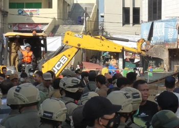 Jadikan Pasar Rakyat Berstandar SNI, Pemkot  Tertibkan Ratusan Pedagang Pasar Pasir Gintung