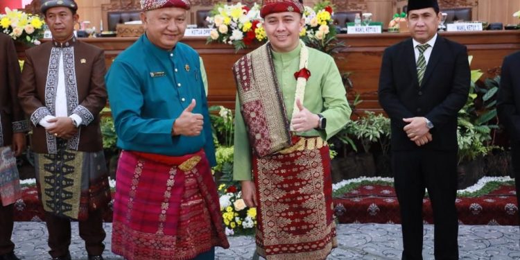 Pj Gubernur Sumsel Agus Fatoni Mendapat Gelar Adat Pangeran Batuah Seketi