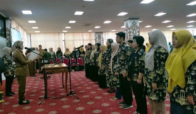 Kadis PPPA Kukuhkan Pengurus Forkom Puspa Lampung Periode 2023-2026 