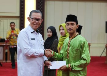Sekdaprov Fahrizal Lepas Kafilah Lampung Ikuti Seleksi Tilawatil Qur’an dan Hadist Tingkat Nasional