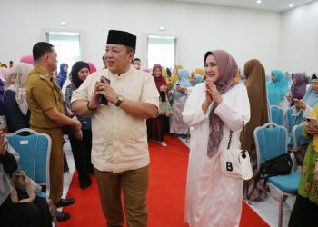 Gubernur Arinal Bersama Ribuan Masyarakat Hadiri Pengajian Akbar di UIN Raden Intan