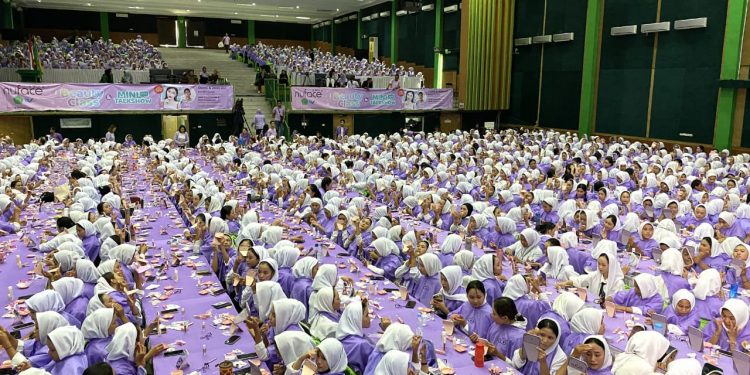 1.531 Mahasiswi Universitas Malahayati Ikuti Edukasi Tampil Cantik Gaya Make Up ala Korea