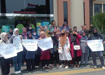 Sidang Perdana Kasus PHK Buruh PT PSI, Pihak Perusahaan Mangkir