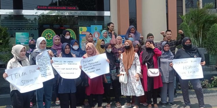 Sidang Perdana Kasus PHK Buruh PT PSI, Pihak Perusahaan Mangkir