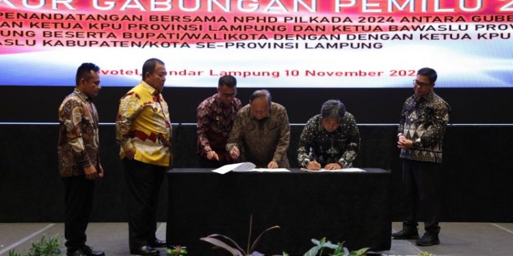 Gubernur Arinal Bersama Ketua KPU dan Bawaslu Tanda Tangani Naskah Perjanjian Hibah Daerah Pilkada 2024