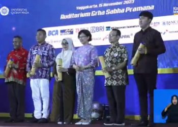 Penggiat Usaha Warkop WAW Ismail Komar Raih Alumni UGM Beprestasi 2023