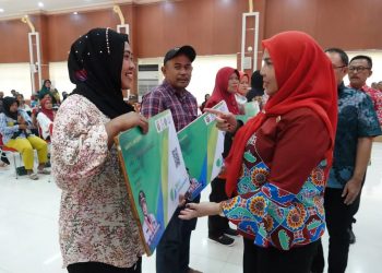 Lindungi Nelayan, Walikota Eva Dwiana Beri Jaminan Asuransi Kecelakaan Kerja