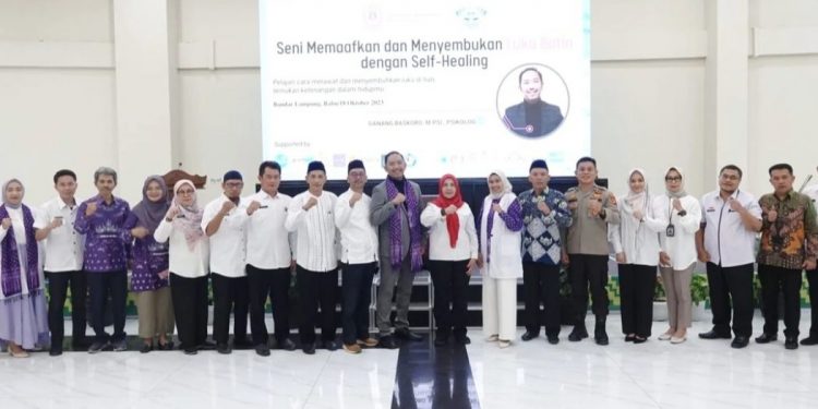 Walikota Eva Dwiana Hadiri Seminar Nasional Hari Kesehatan Mental Sedunia