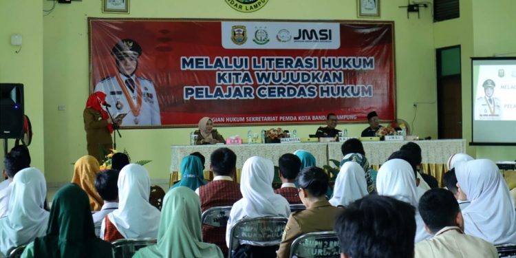 Pemkot Bersama Kejari Bandar Lampung Berikan Penyuluhan Literasi Hukum Kepada Siswa SMP