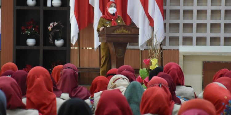 Buka Sosialisasi Kader PATBM, Walikota Eva Dwiana Berharap Bisa Tekan Kasus KDRT