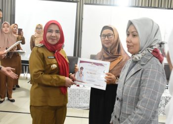 Buka Sosialisasi P3DN , Walikota Eva Berharap Produk dan Keahlian Pelaku UMKM Meningkat