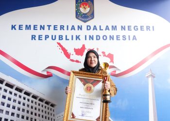 Walikota Eva Dwiana Terima Anugerah IGA 2023 Sebagai Kota Terinovatif Dari Kemendagri