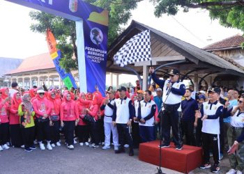 Gubernur Arinal Djunaidi Lepas Peserta Jalan Sehat di Kabupaten Tulang Bawang