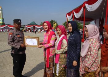 Aktif Bina UMKM, Aipda Agus Yudi Saputra Terima Penghargaan di Hari Ibu